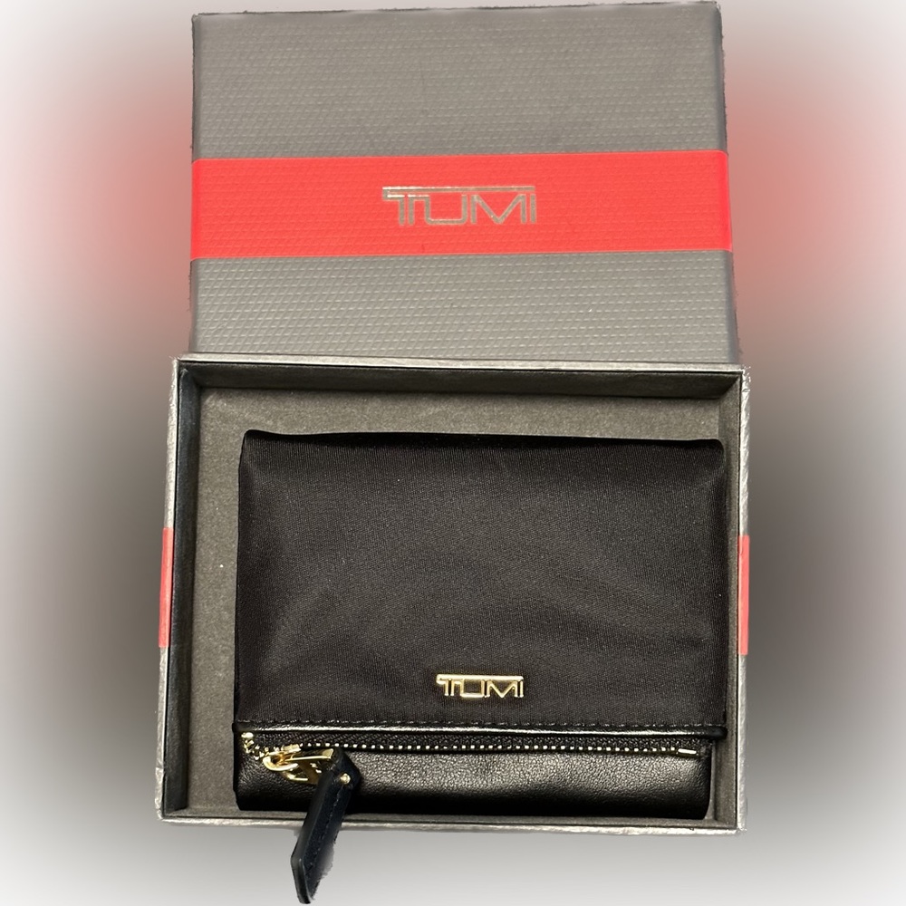 Tumi Voyageur Black Flap Card Case